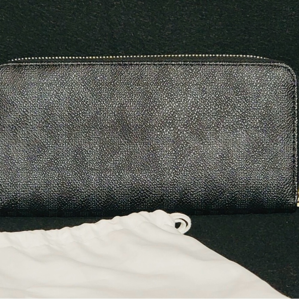 Michael Kors Jet Set Continental Wallet with Gold Accents EUC - Picture 4 of 11